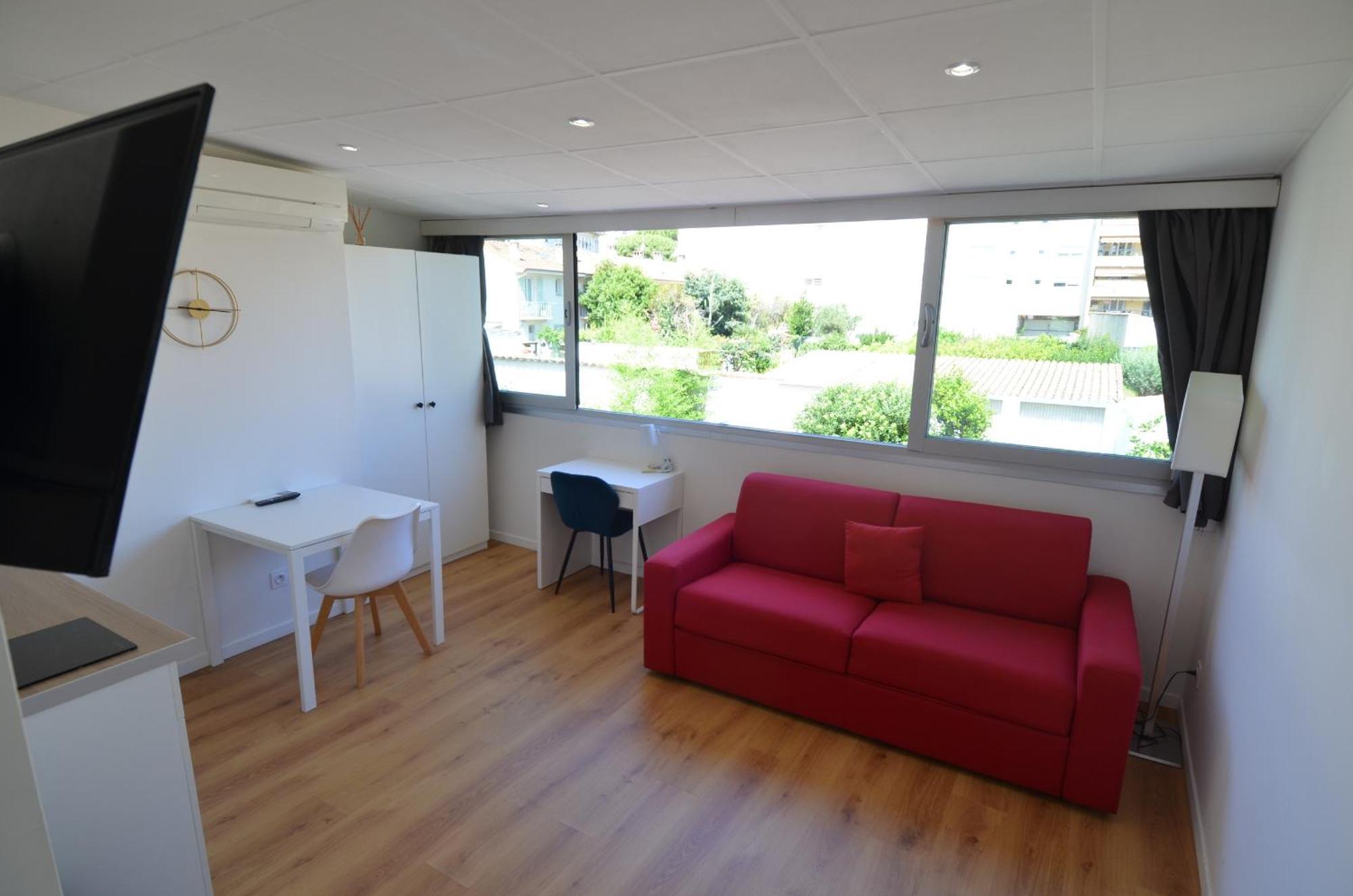Apartment Cassin - Next To Tramway Line 2 Near Airport *