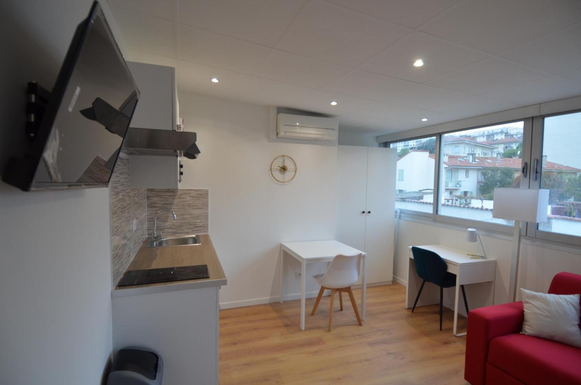 Appartement Cassin - Next To Tramway Line 2 Near Airport *