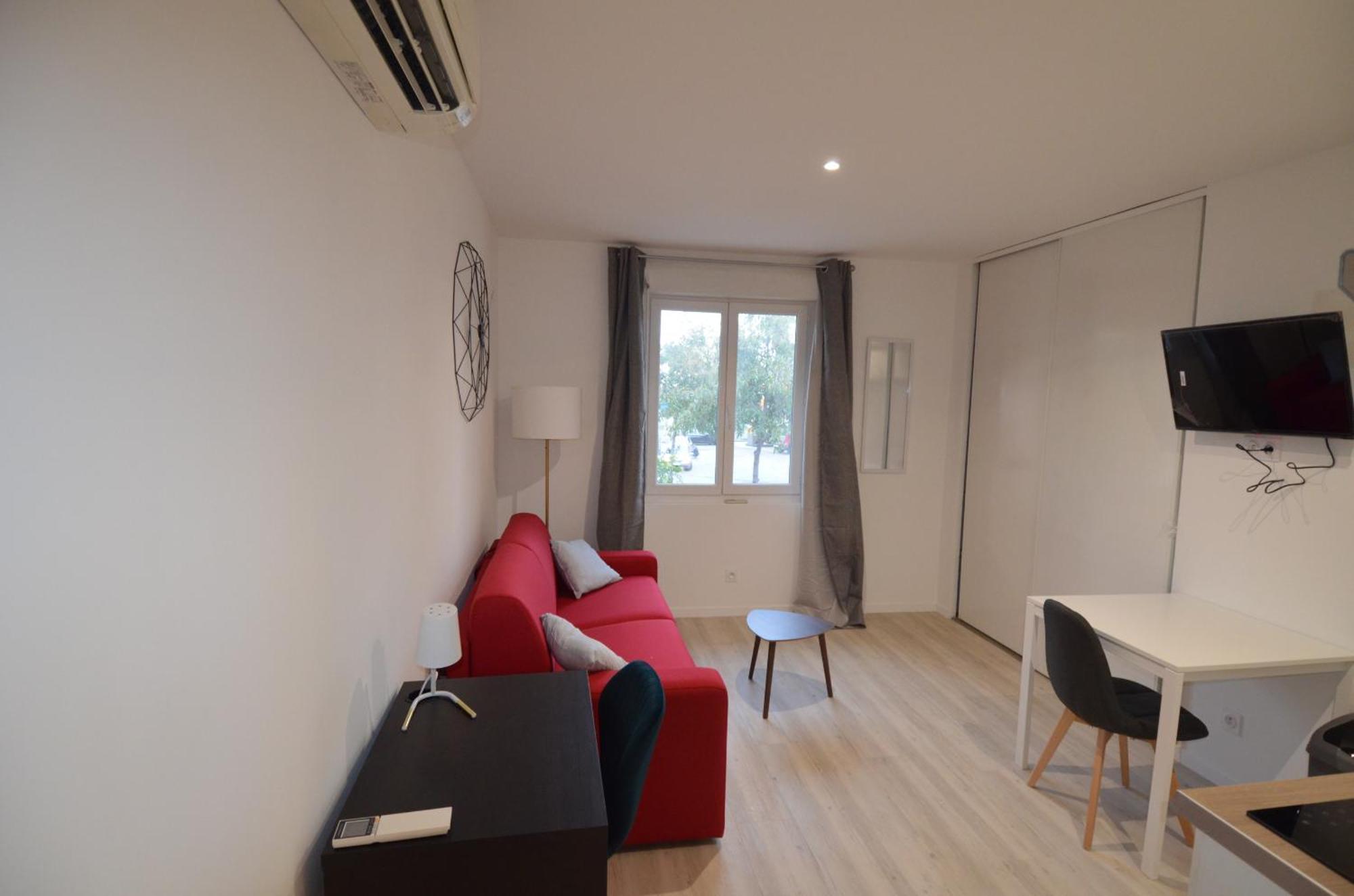 Cassin - Next To Tramway Line 2 Near Airport Appartement *