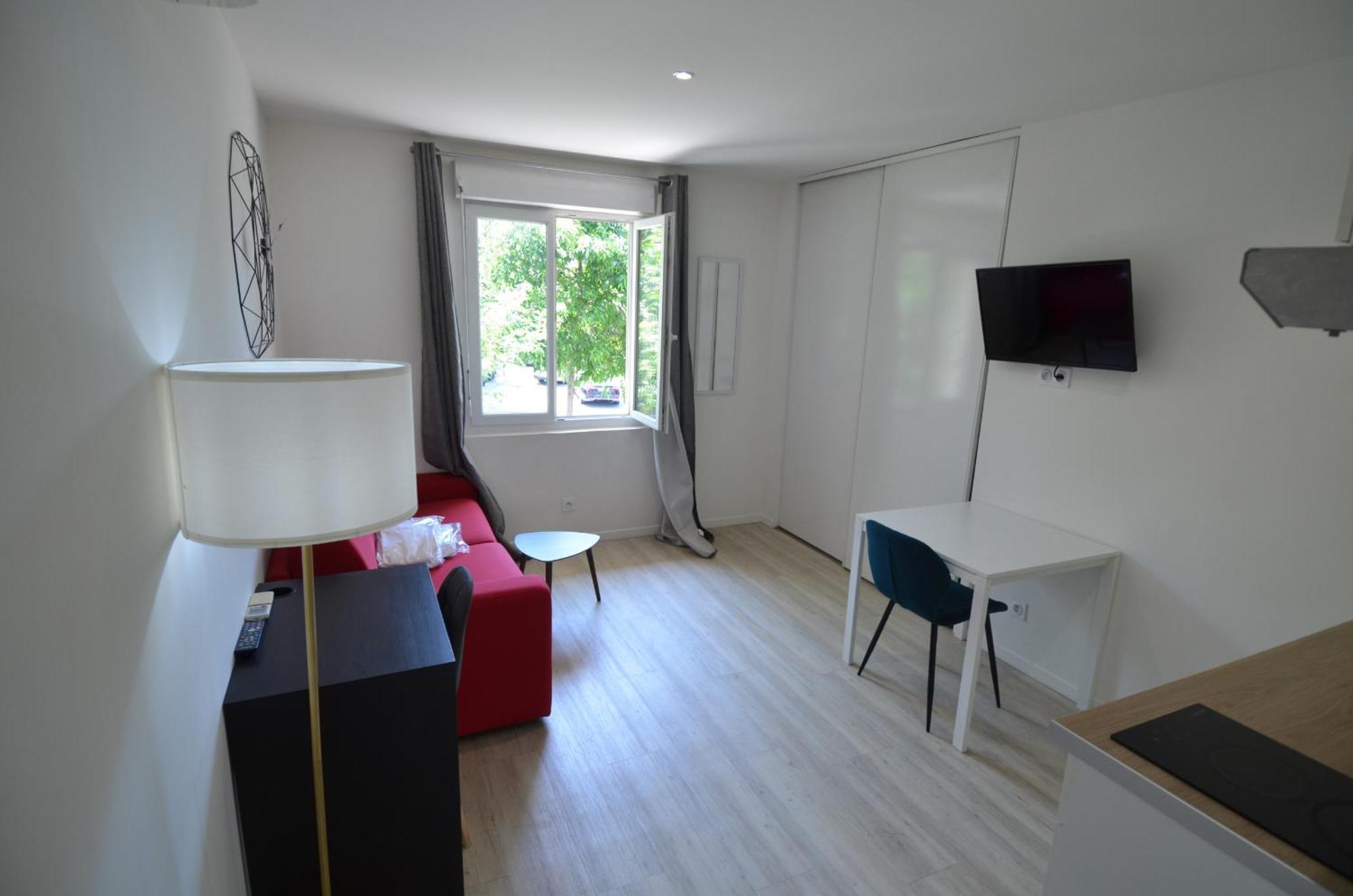Cassin - Next To Tramway Line 2 Near Airport Appartement *